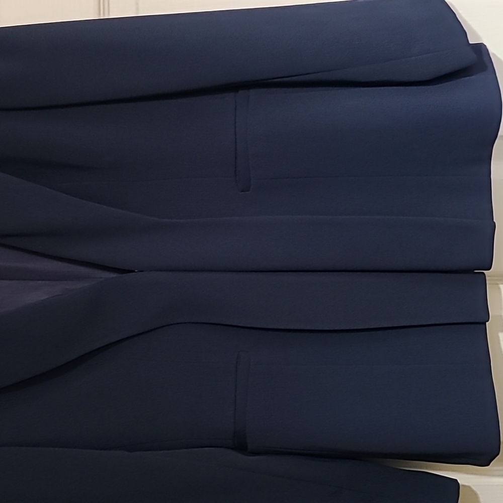 Navy Dress for Success 2 piece suit. Jacket/skirt. Size 6 fits a 4. - Picture 3 of 15